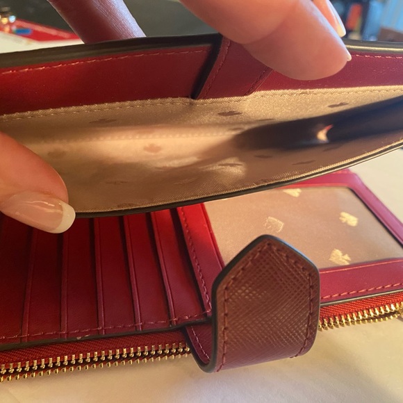 Kate Spade wristlet - Picture 2 of 5